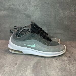 Nike Air Max Axis Running Shoes AA2168-001 Womens sz 9 - grey